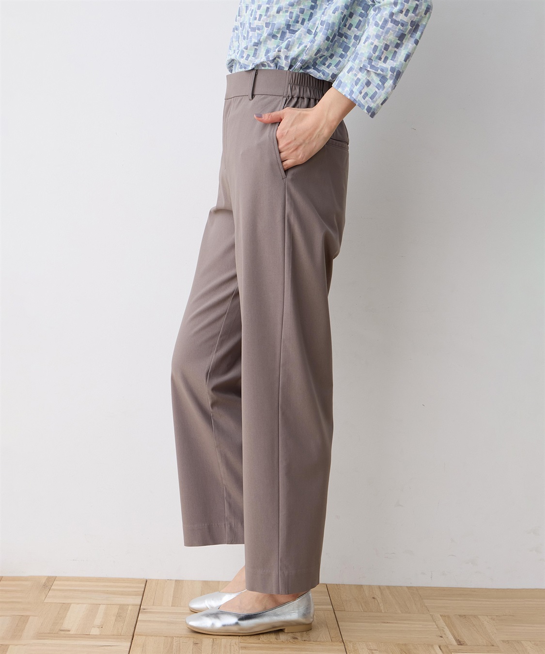 DECOY ストレッチストレートパンツ【接触冷感・後ろウエストゴム】_sub_1