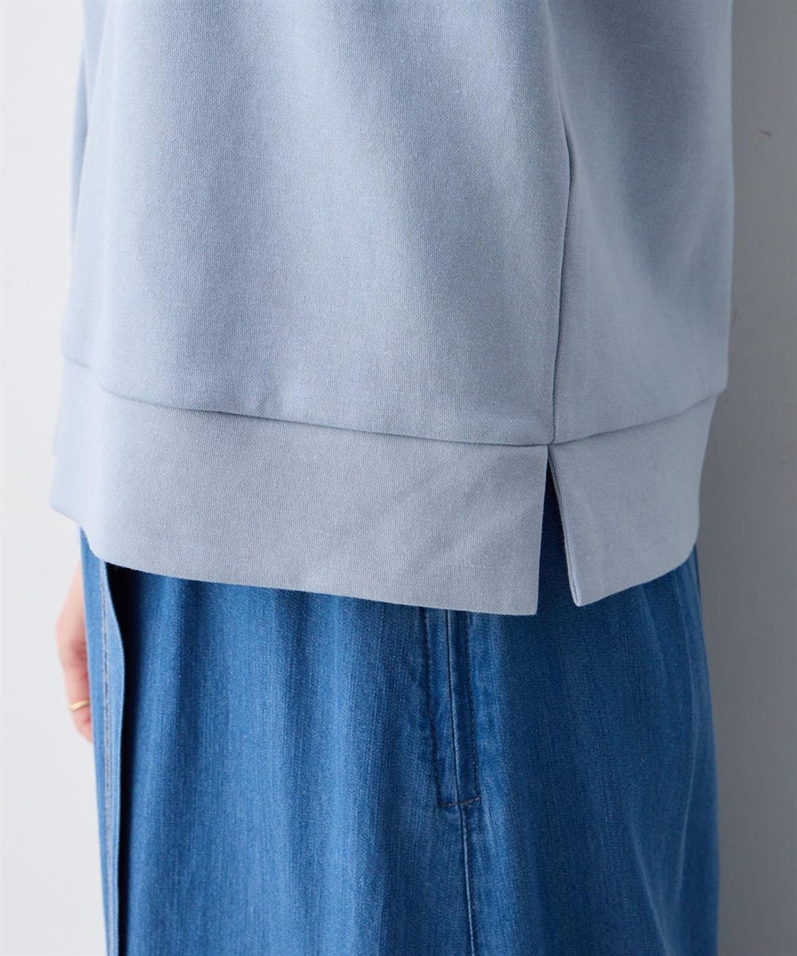 Petit Honfleur パール付きロゴプリントプルオーバー_sub_14