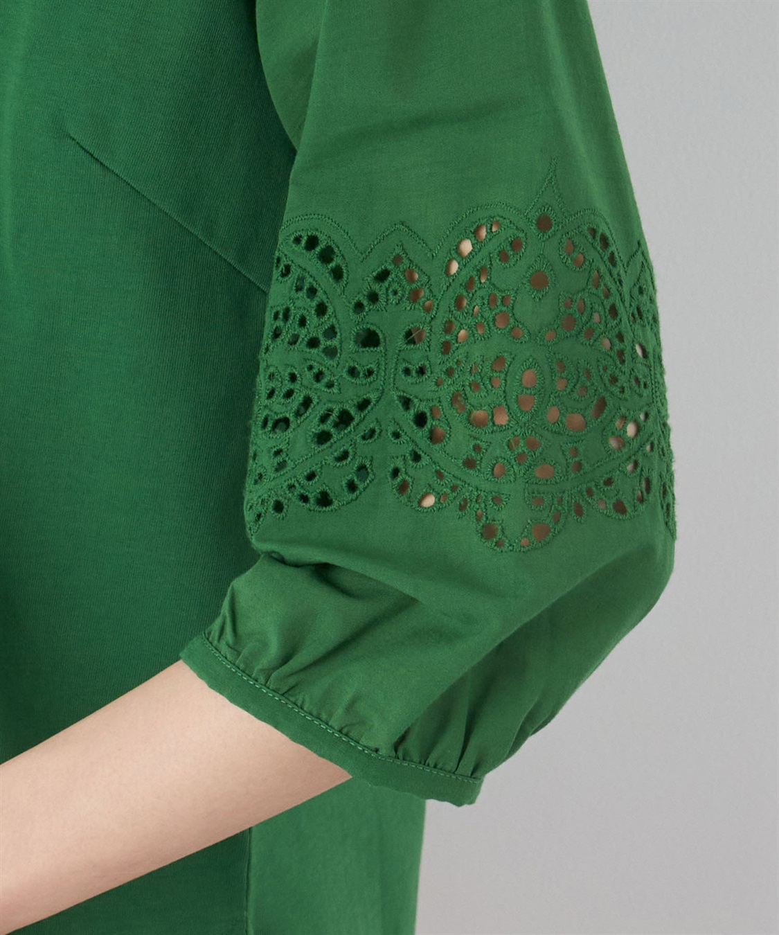 Petit Honfleur オーガニックコットン刺しゅうスリーブゆるシルエットプルオーバー_sub_5