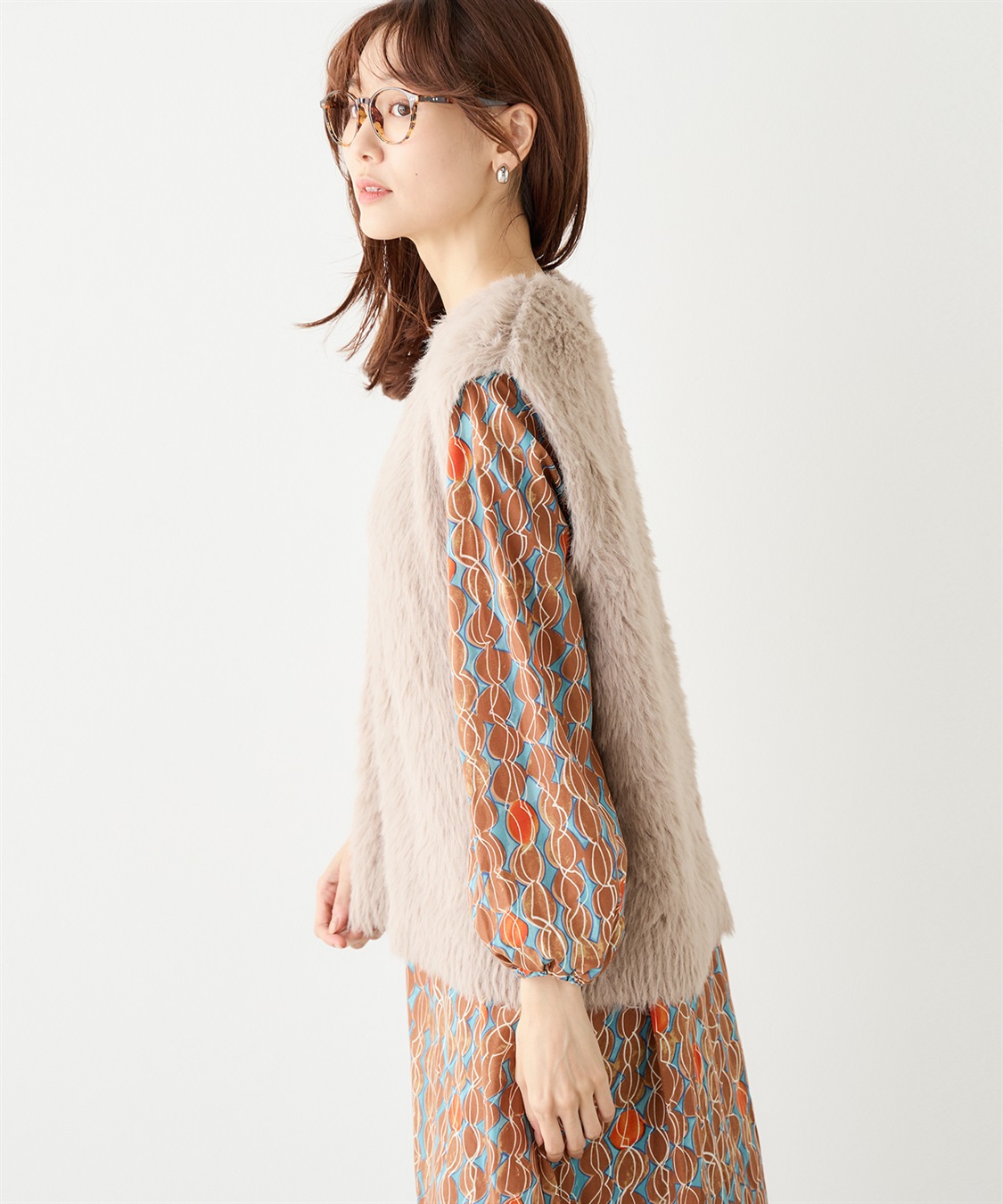 美品　モラビト　フェザーベスト　３８　ベージュ 美品 モラビト フェザーベスト 38 ベージュ 美品 モラビト フェザー