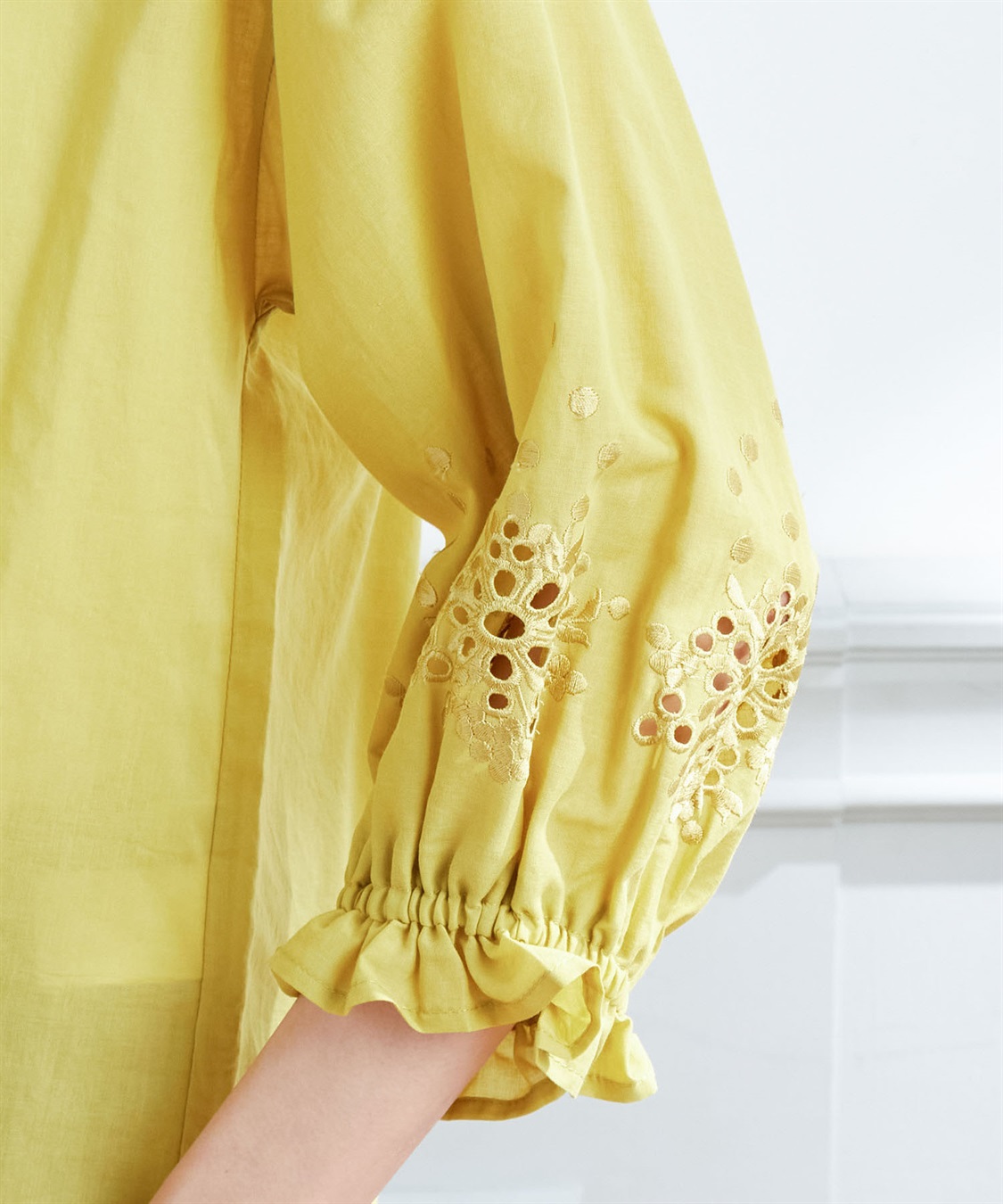 Petit Honfleur 刺しゅうスリーブブラウス_sub_4