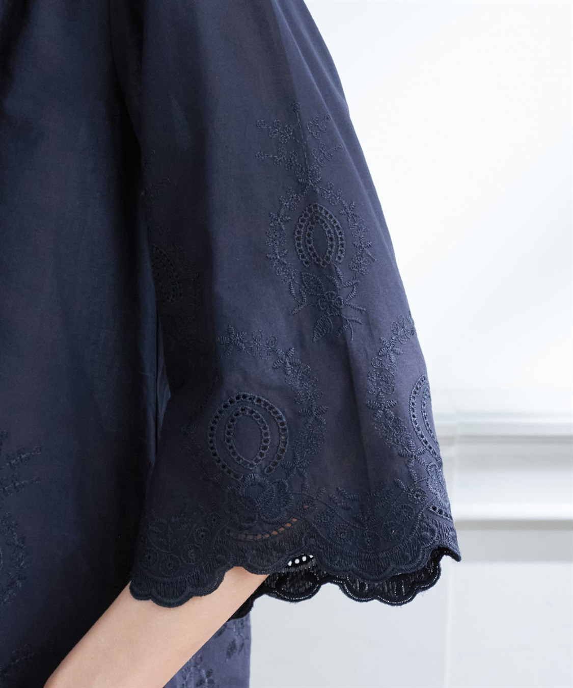 Petit Honfleur 刺しゅうスリーブプルオーバー_sub_5