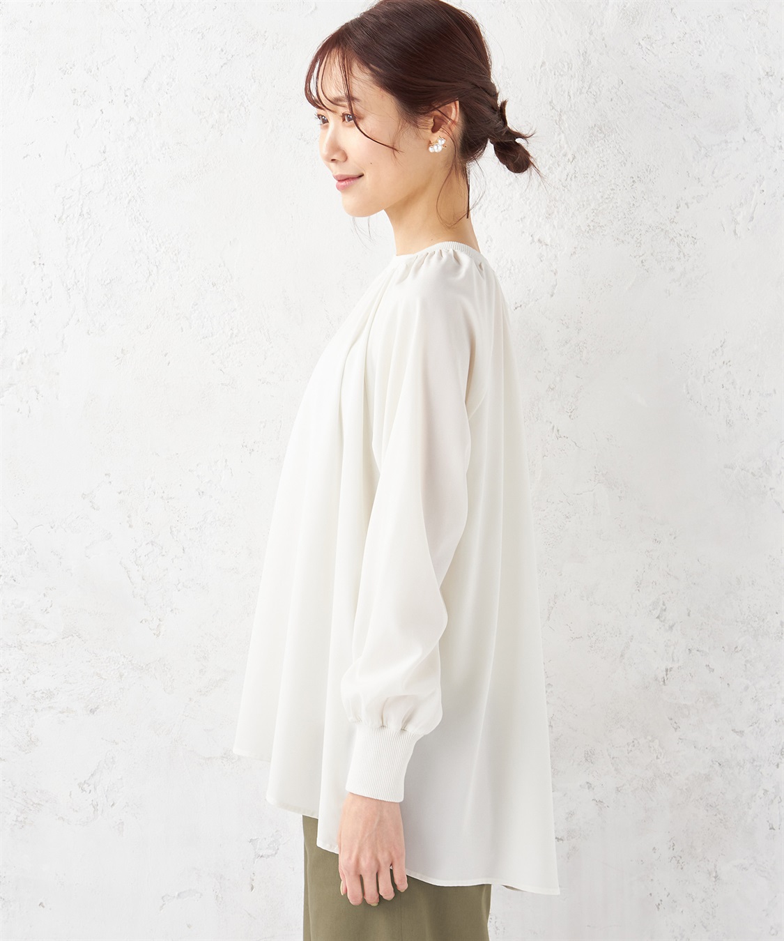 Petit Honfleur シャーリングネックブラウス_sub_1