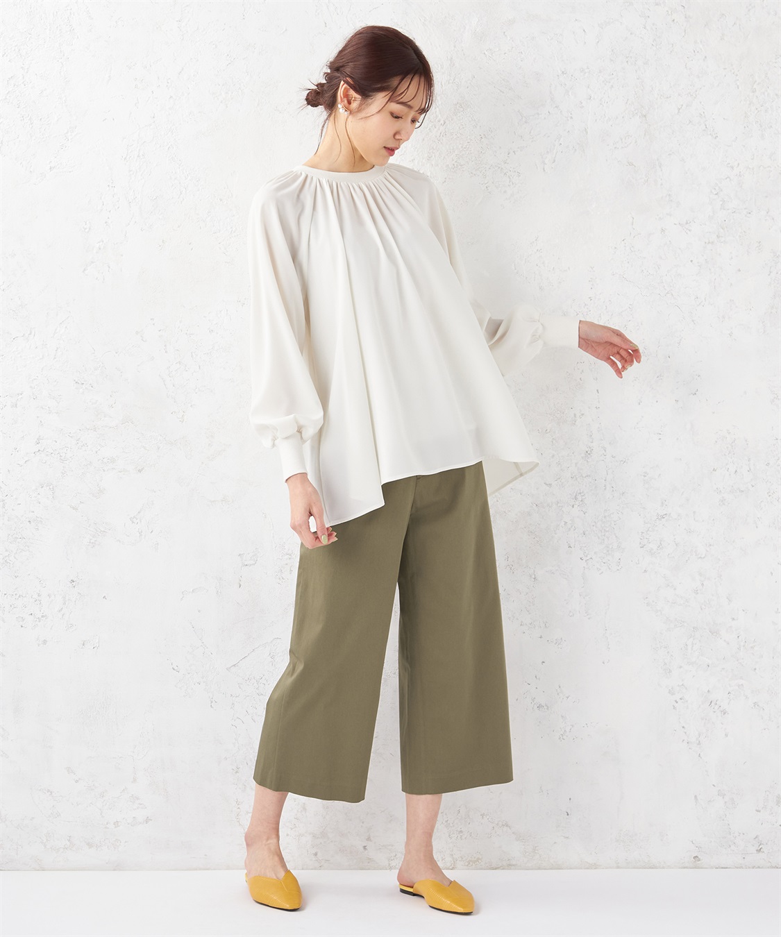 Petit Honfleur シャーリングネックブラウス_sub_8