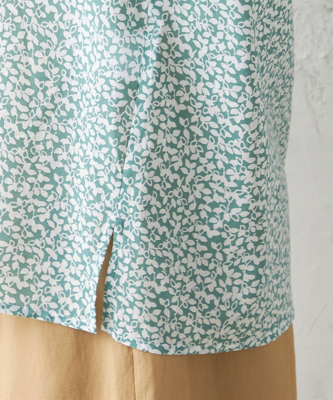 Petit Honfleur シャーリングプリントブラウス_sub_6