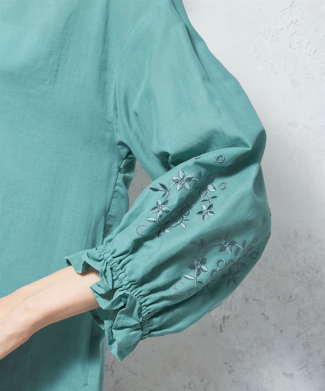 Petit Honfleur 刺繍スリーブブラウス_sub_4