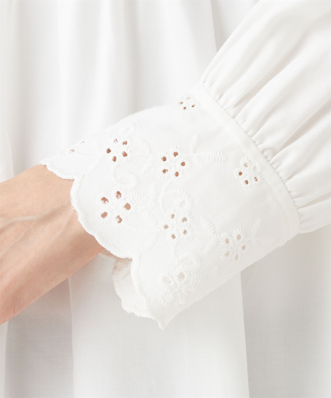 Petit Honfleur 刺しゅうピンタックブラウス_sub_7