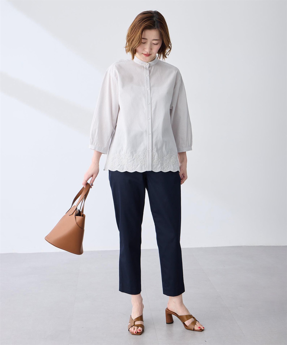 Petit Honfleur ストライプスカラップ刺しゅうブラウス_sub_8