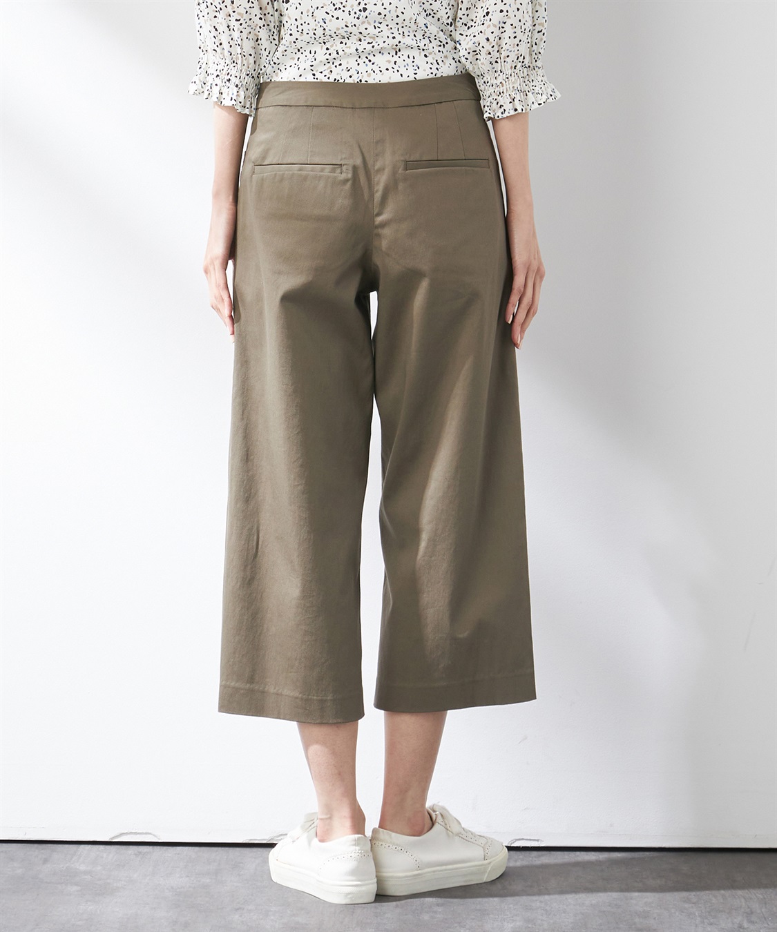 Petit Honfleur サテンストレッチワイドパンツ_sub_3