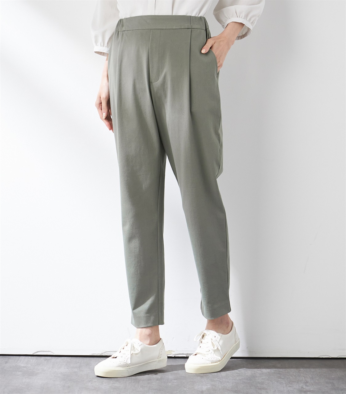 接触冷感ストレッチツイルテーパードパンツ
