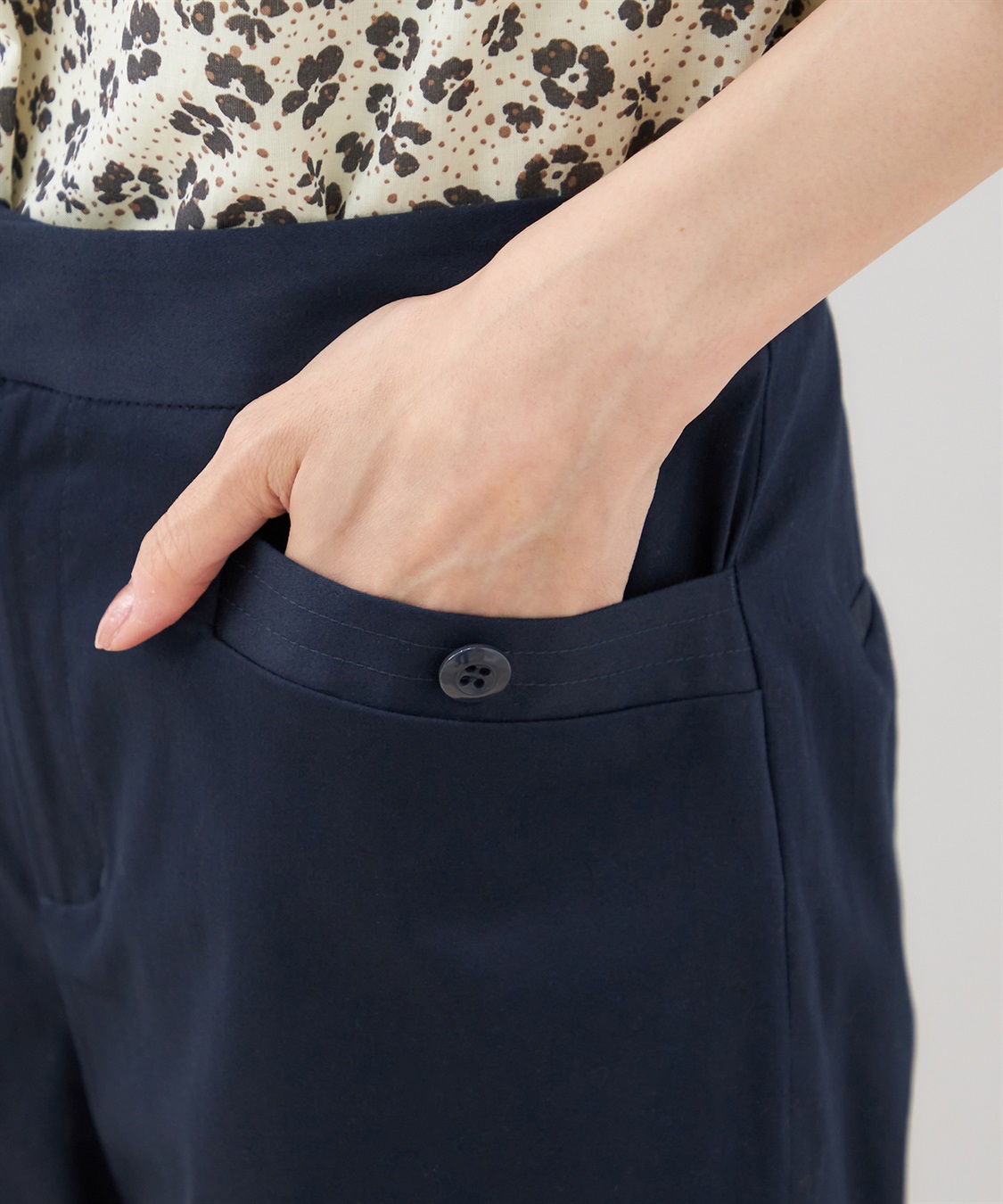 Petit Honfleur サテンストレッチパンツ_sub_5