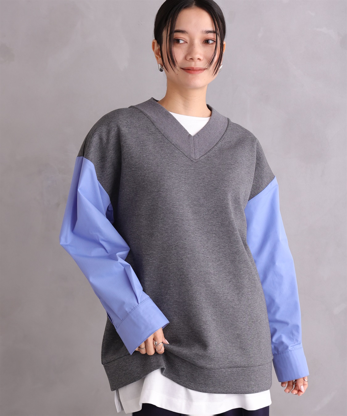 ONE‘S TRUE Vネックスポーティープルオーバー_sub_1