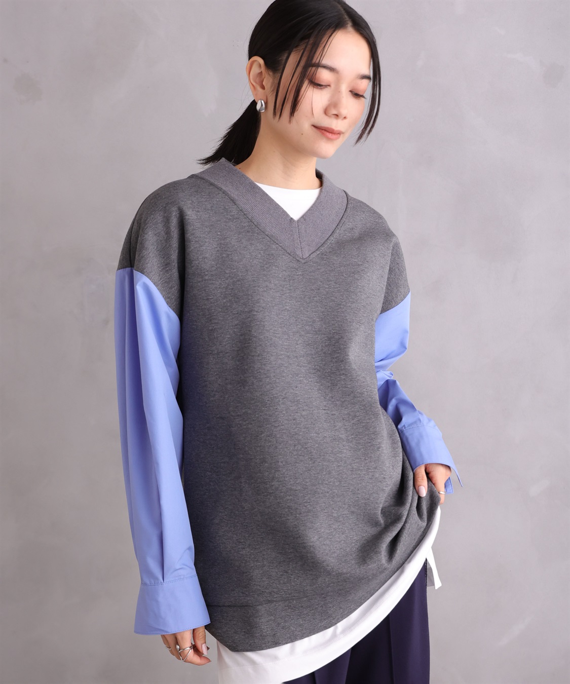 ONE‘S TRUE Vネックスポーティープルオーバー_sub_2