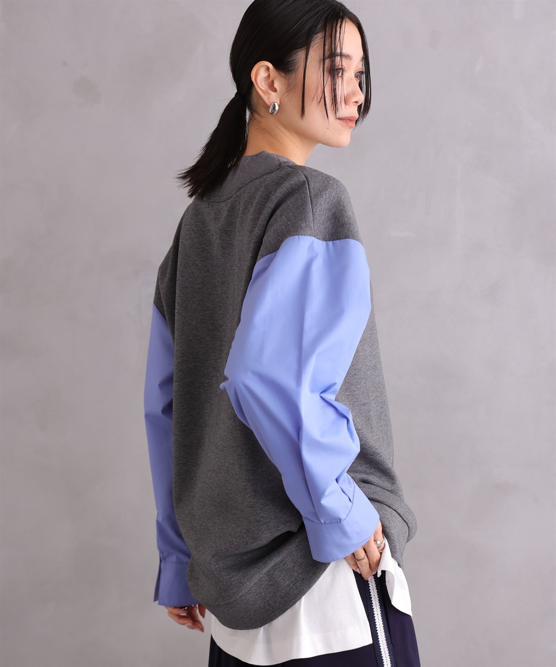 ONE‘S TRUE Vネックスポーティープルオーバー_sub_3