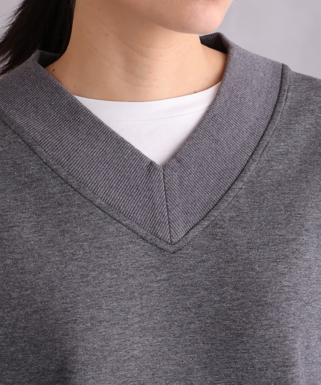 ONE‘S TRUE Vネックスポーティープルオーバー_sub_7
