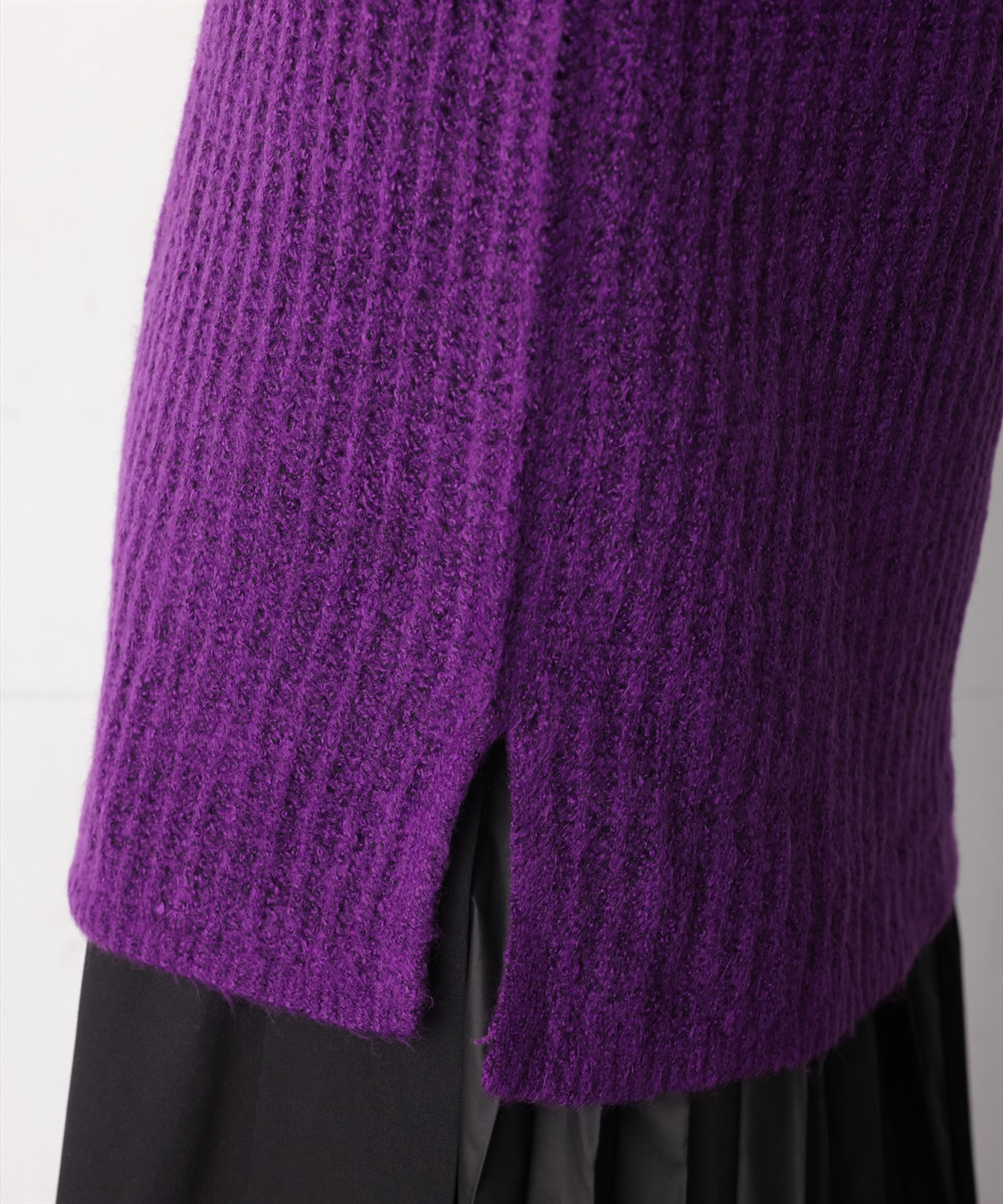 ONE‘S TRUE Vネックシアーニットプルオーバー_sub_10