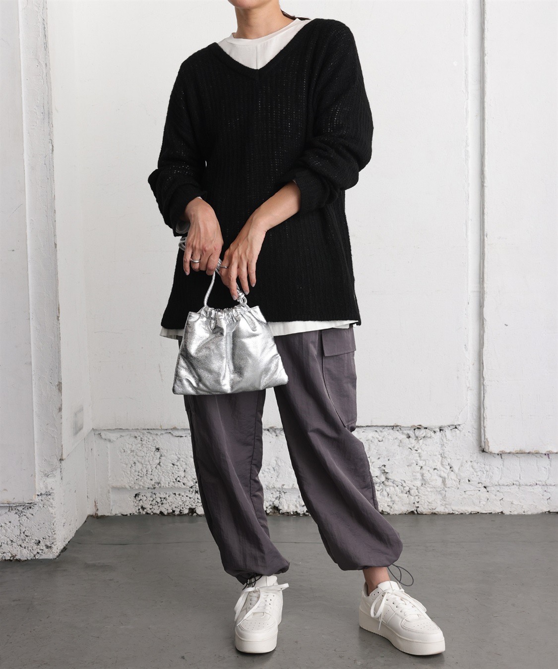 ONE‘S TRUE Vネックシアーニットプルオーバー_sub_17