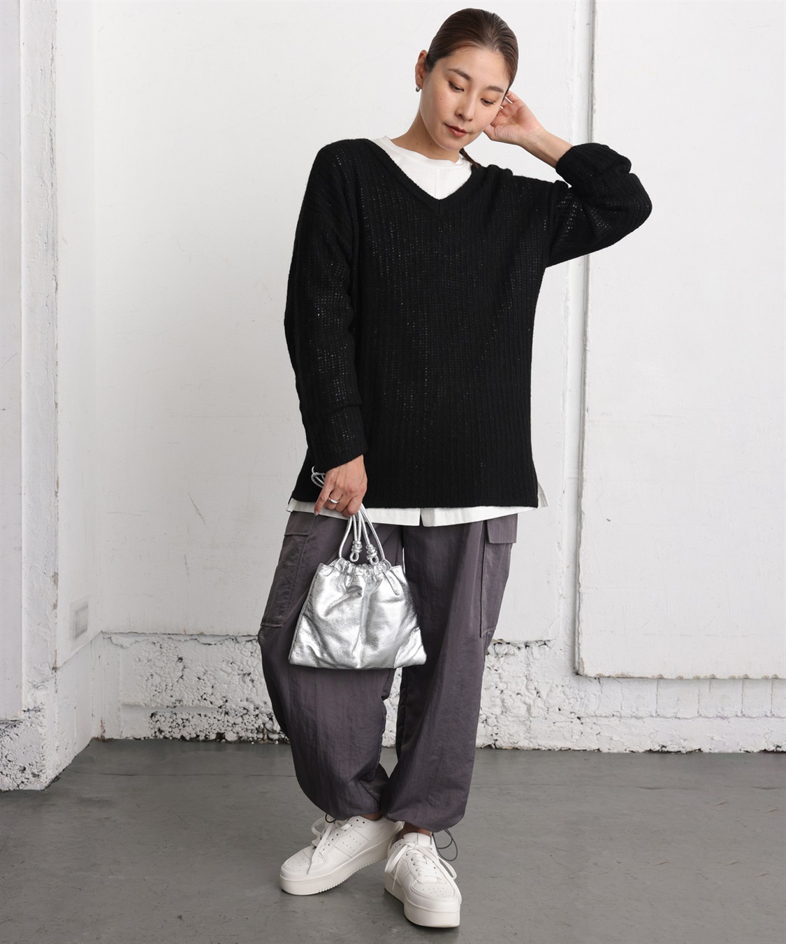 ONE‘S TRUE Vネックシアーニットプルオーバー_sub_19