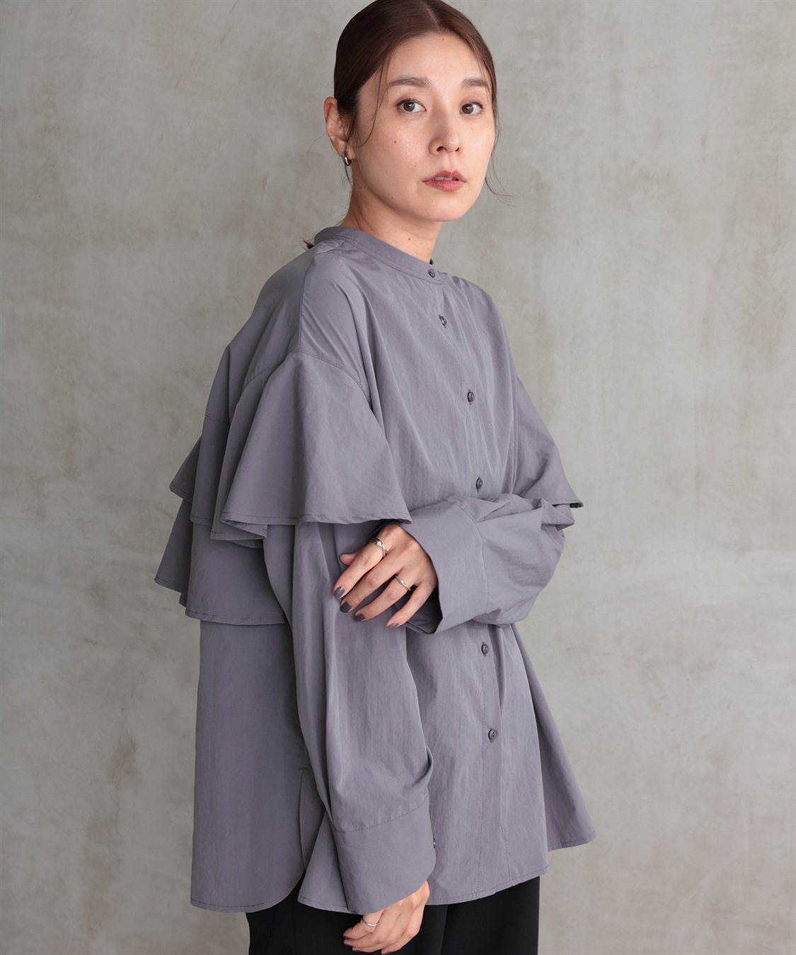 ONE‘S TRUE フリルコンシャスブラウス_sub_1