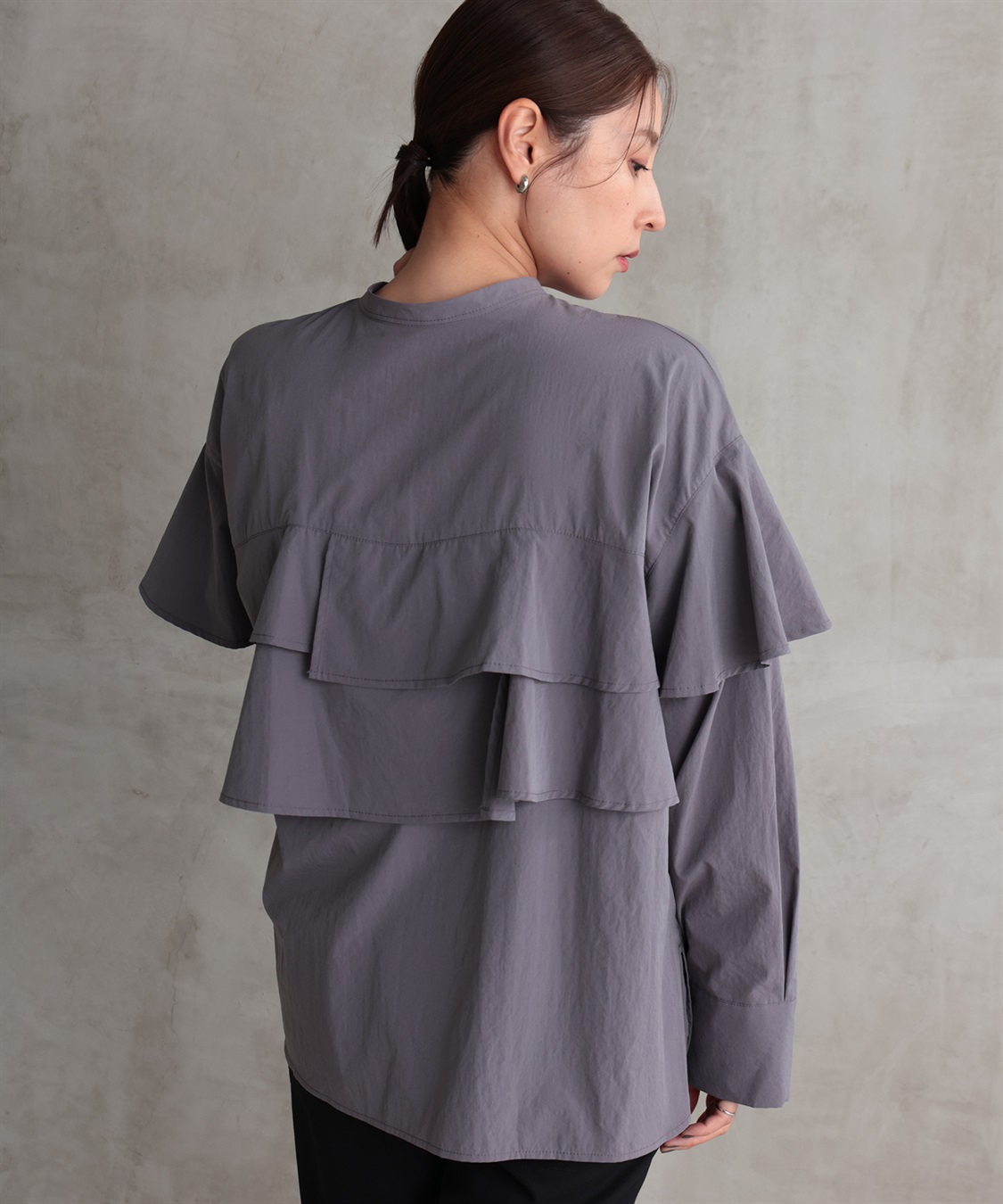 ONE‘S TRUE フリルコンシャスブラウス_sub_2