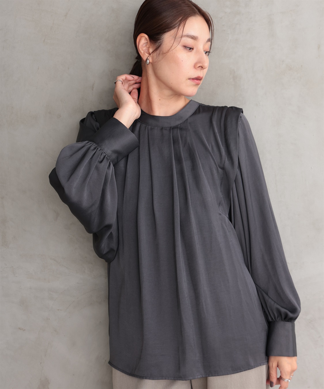 ONE‘S TRUE ２WAYタックショルダーブラウス_sub_1