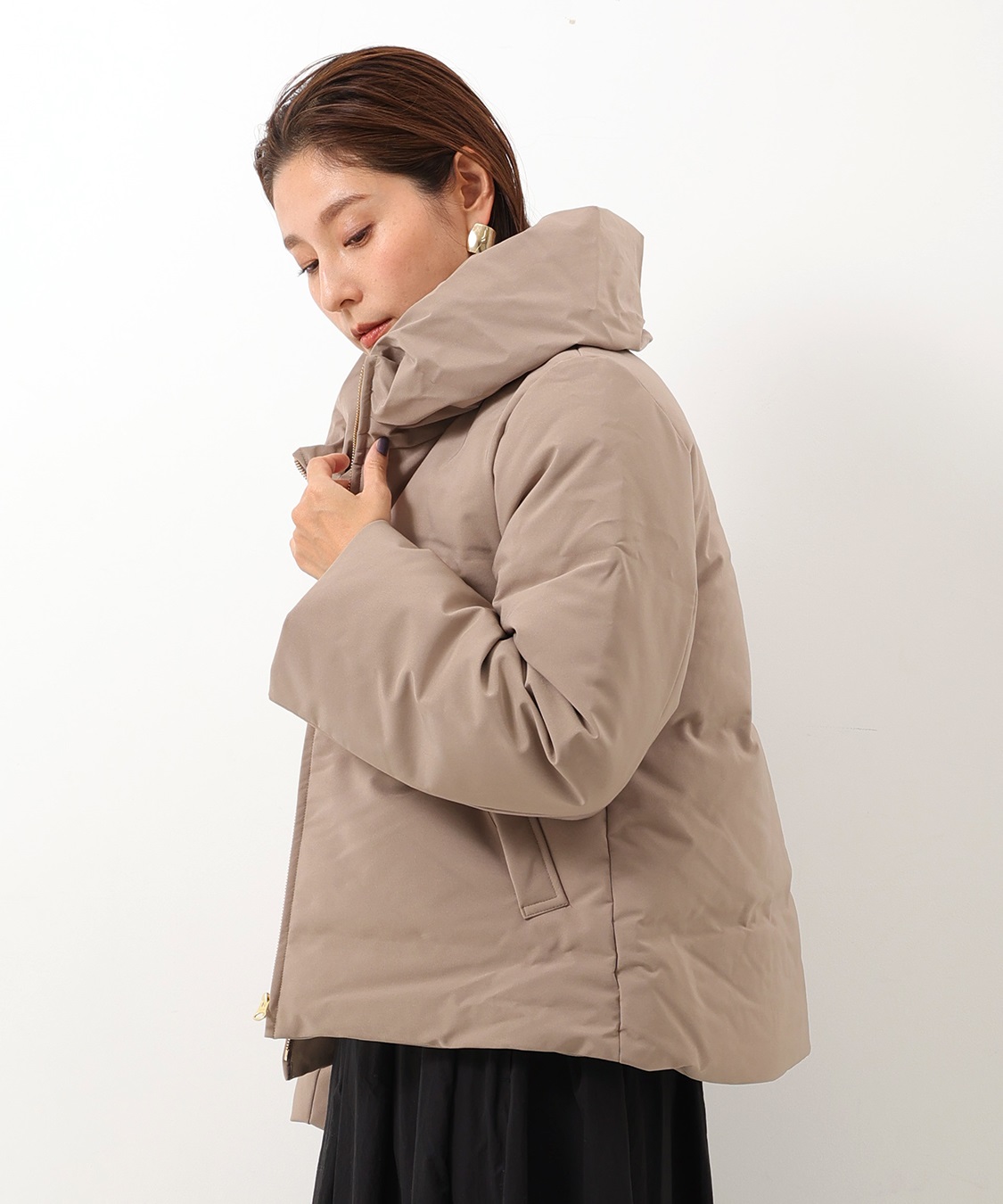 PINKO ダウンコート　ボリュームある襟元　袖切り替え　ベルト付き ダウンコート レディース ダウンジャケット ショートコート