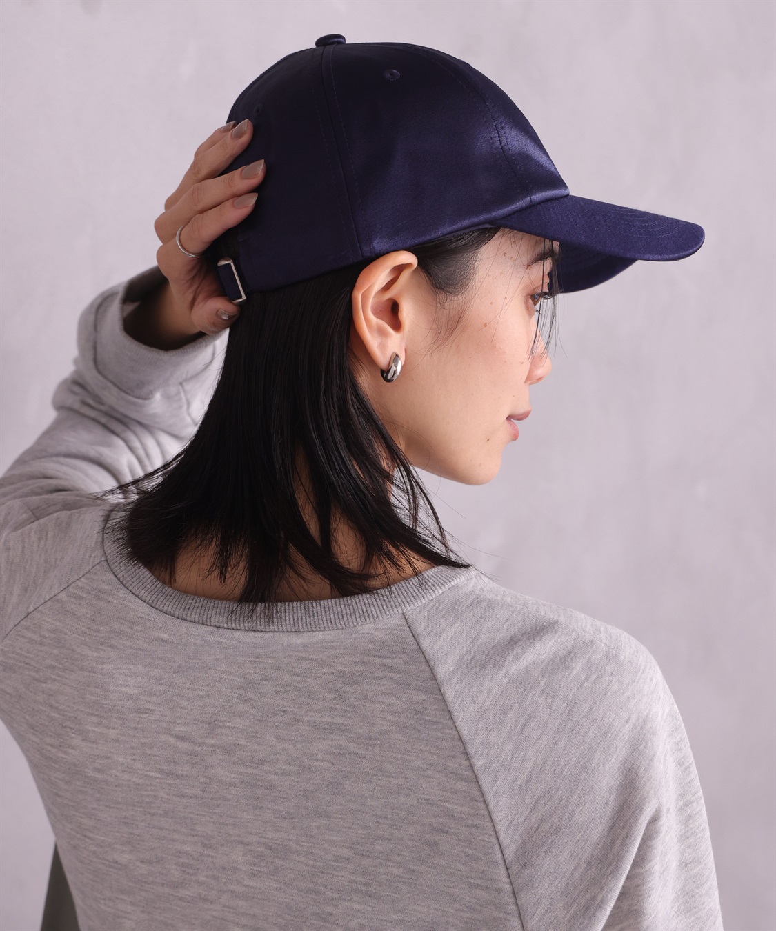 pois ポワ　サテンキャップ　帽子　ネイビー 2025特集 pois ポワ ネイビー サテンキャップ 帽子 - 帽子