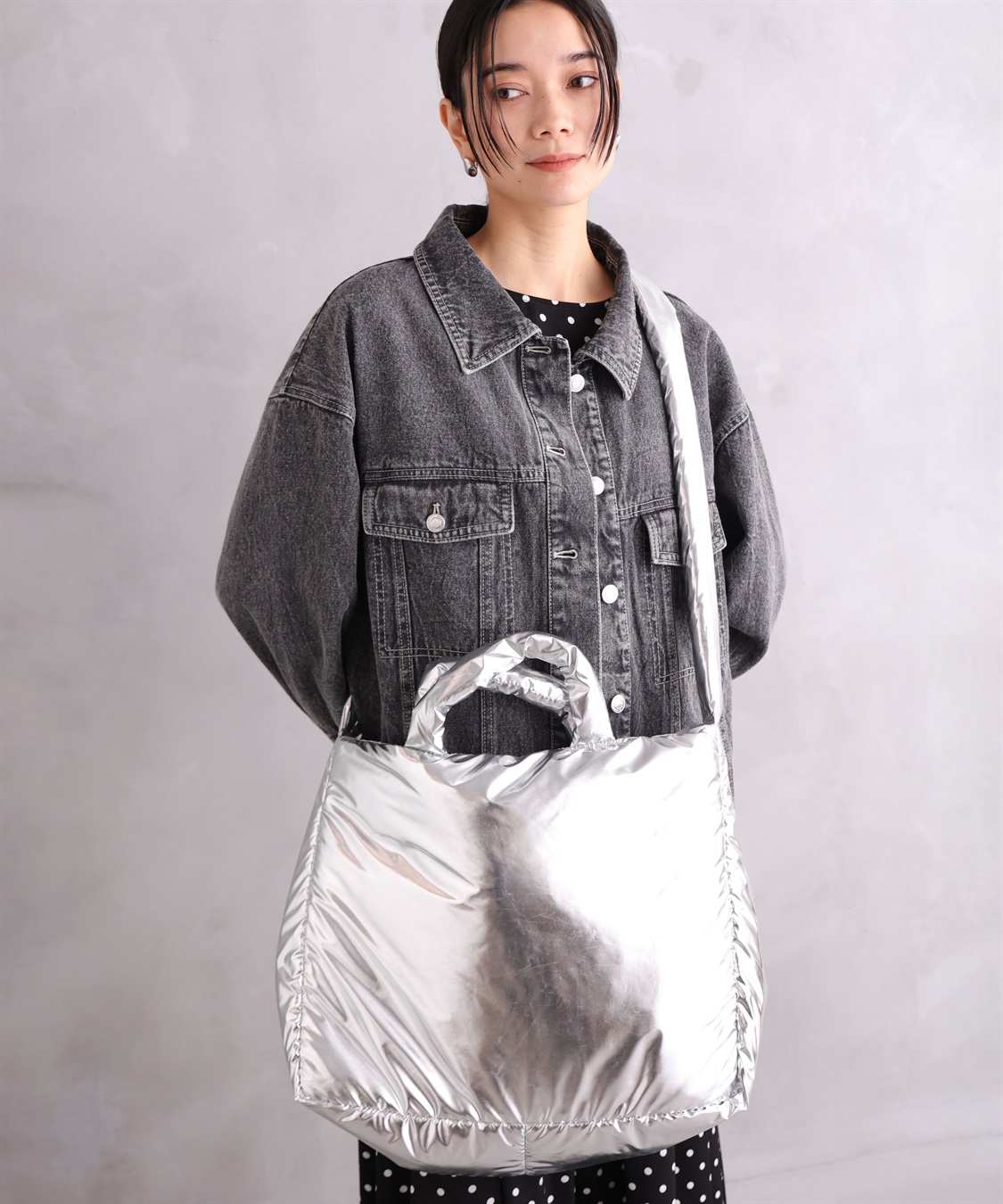 ONE‘S TRUE メタリックパフバッグ_sub_1