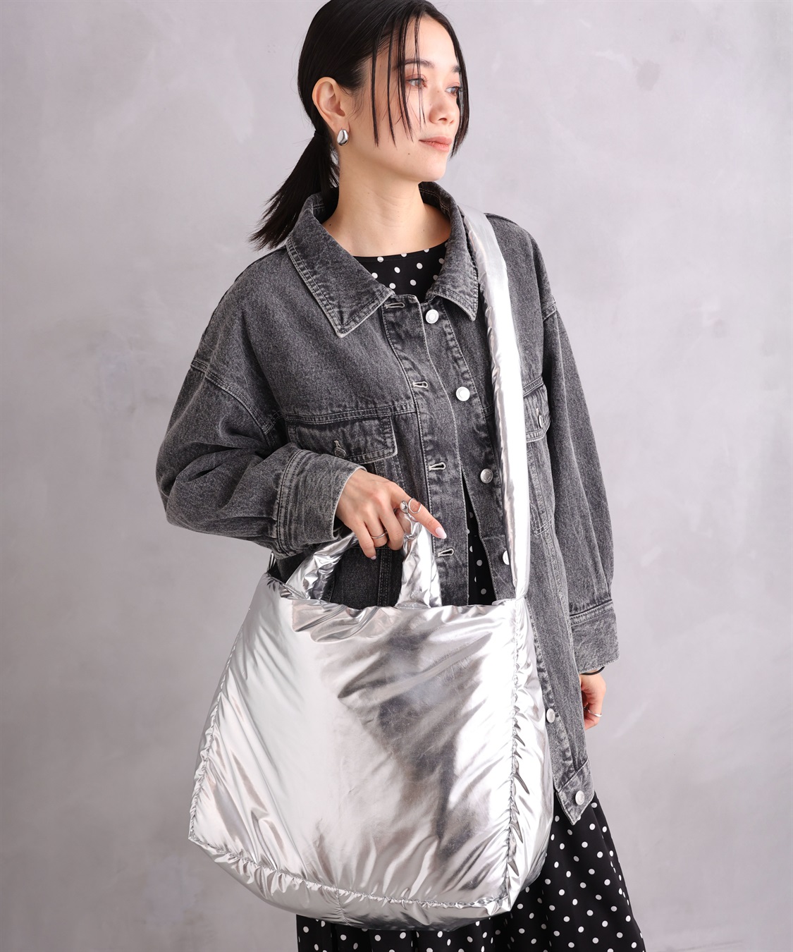 ONE‘S TRUE メタリックパフバッグ_sub_2