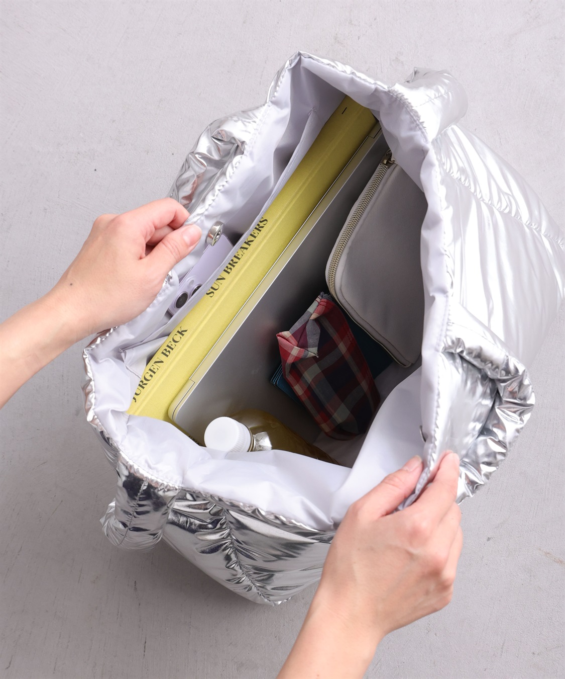 ONE‘S TRUE メタリックパフバッグ_sub_10