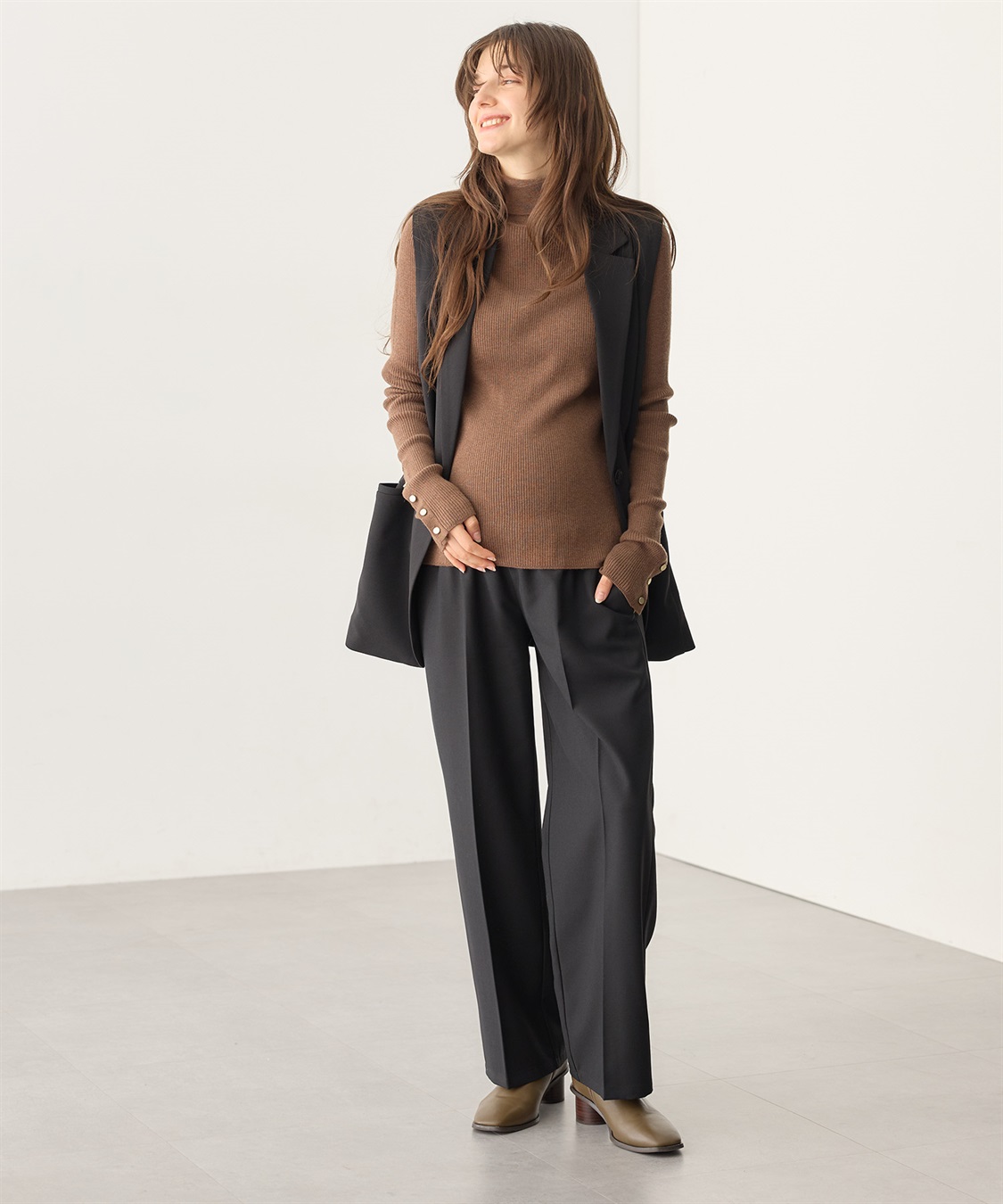 Rosemadame おなかを優しくカバーするストレートパンツ（マタニティ/ 妊婦服）産前・産後対応_sub_23