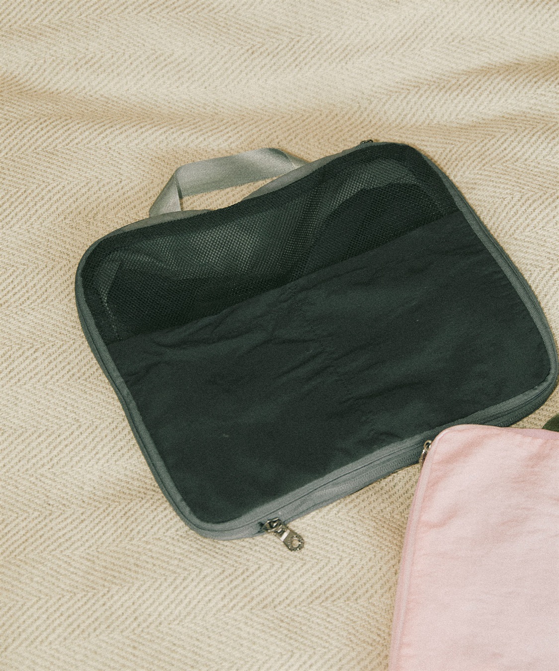 Life Style by cross marche 【TRIP.INN】　圧縮消臭ポーチ　M_sub_1