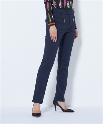 80%引き！美品　ポストカード 美品✳︎黒レディ一スダウンウィンタ一ウェアパンツ ピタッと丈夫で滑らかな80デニール2足組みタイツ レディース