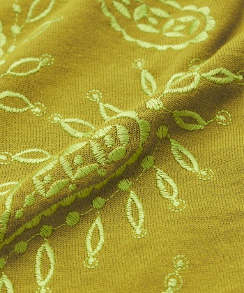 ペイズリー刺繍ニットプルオーバー 49AV.junko shimada|クロス ペイズリー刺繍ニットプルオーバー 49AV.junko shimada|クロス