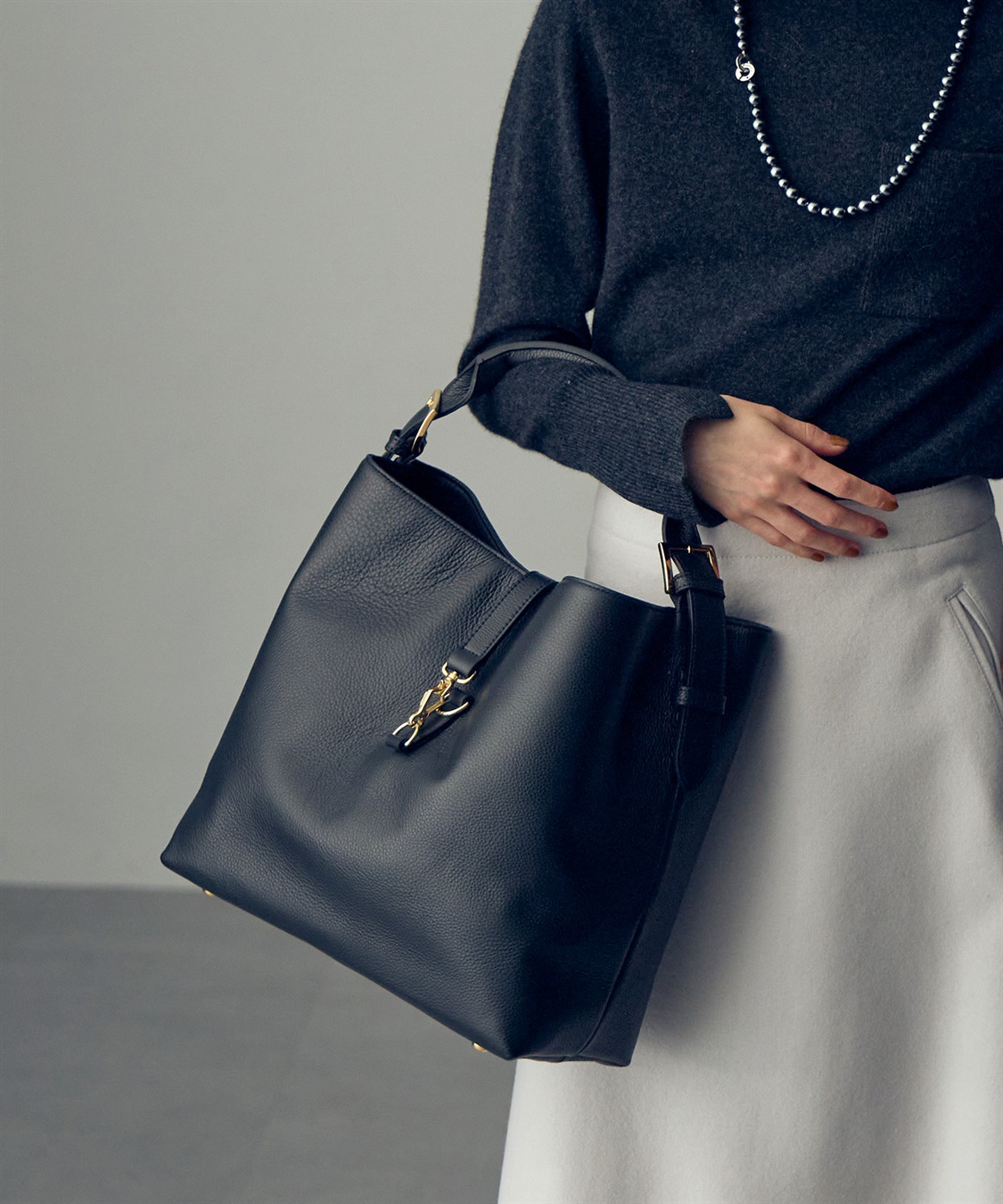 49AV JUNKO SHIMADA 【CHRISTMAS SALE】ベルト留めデザインハンドバッグ_sub_1