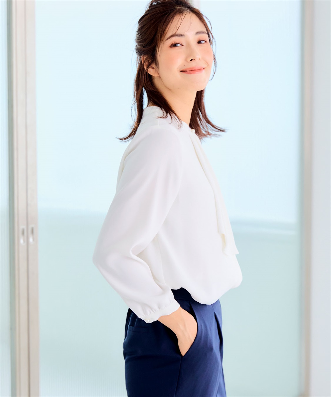 洗える》正解 ラッフルフリルブラウス【CF/クロスファンクション