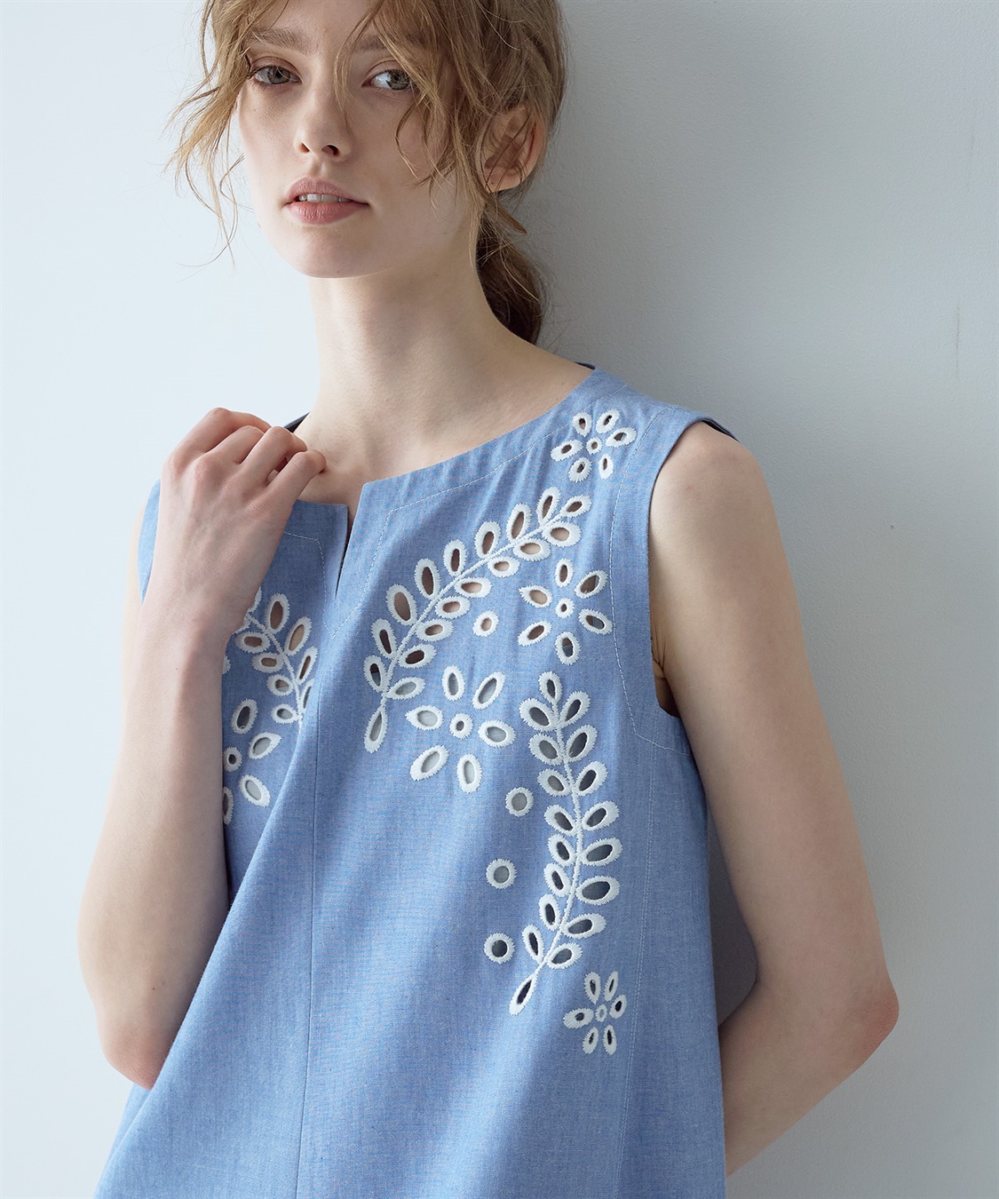 刺繍入りシャンブレーワンピース 49AV.junko shimada｜クロス