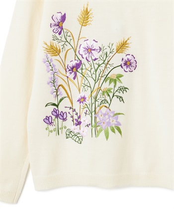 フラワー刺しゅうタートルニットプルオーバー 49AV JUNKO SHIMADA