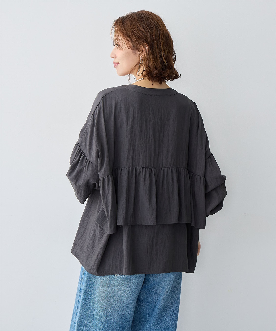 anyfee 【anyfee/大きいサイズ】バックデザインティアードフリルブラウス_sub_1