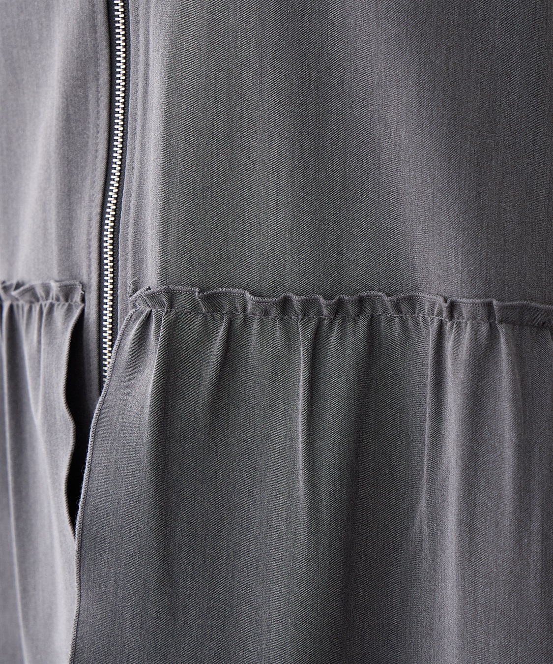 Life Style by cross marche 【anyfee/大きいサイズ】杢調フロントジップペプラムジレ_sub_11