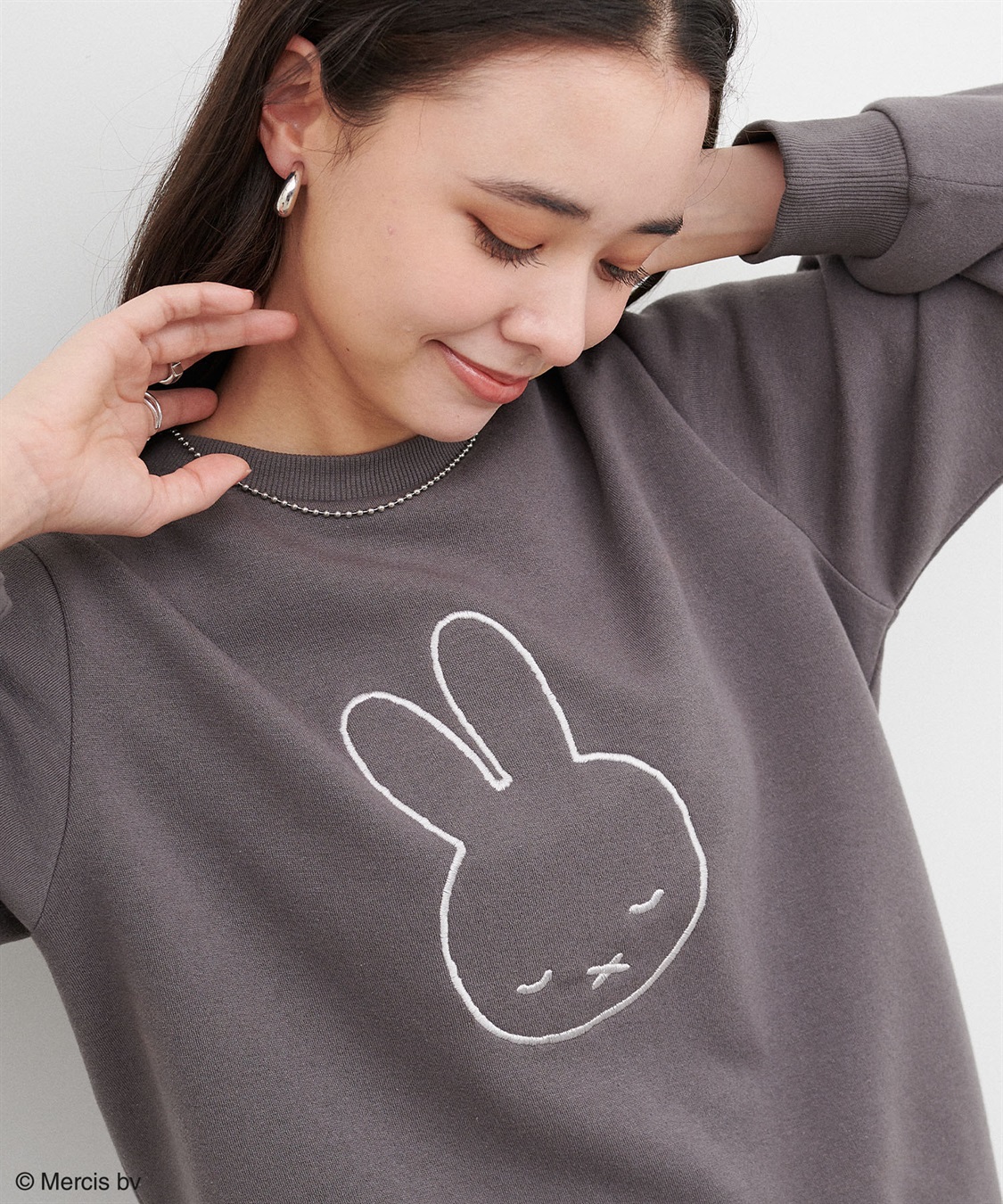 chara station 【miffy/ミッフィー】スリープ刺繍デザイン裏起毛プルオーバー（別注）_sub_4