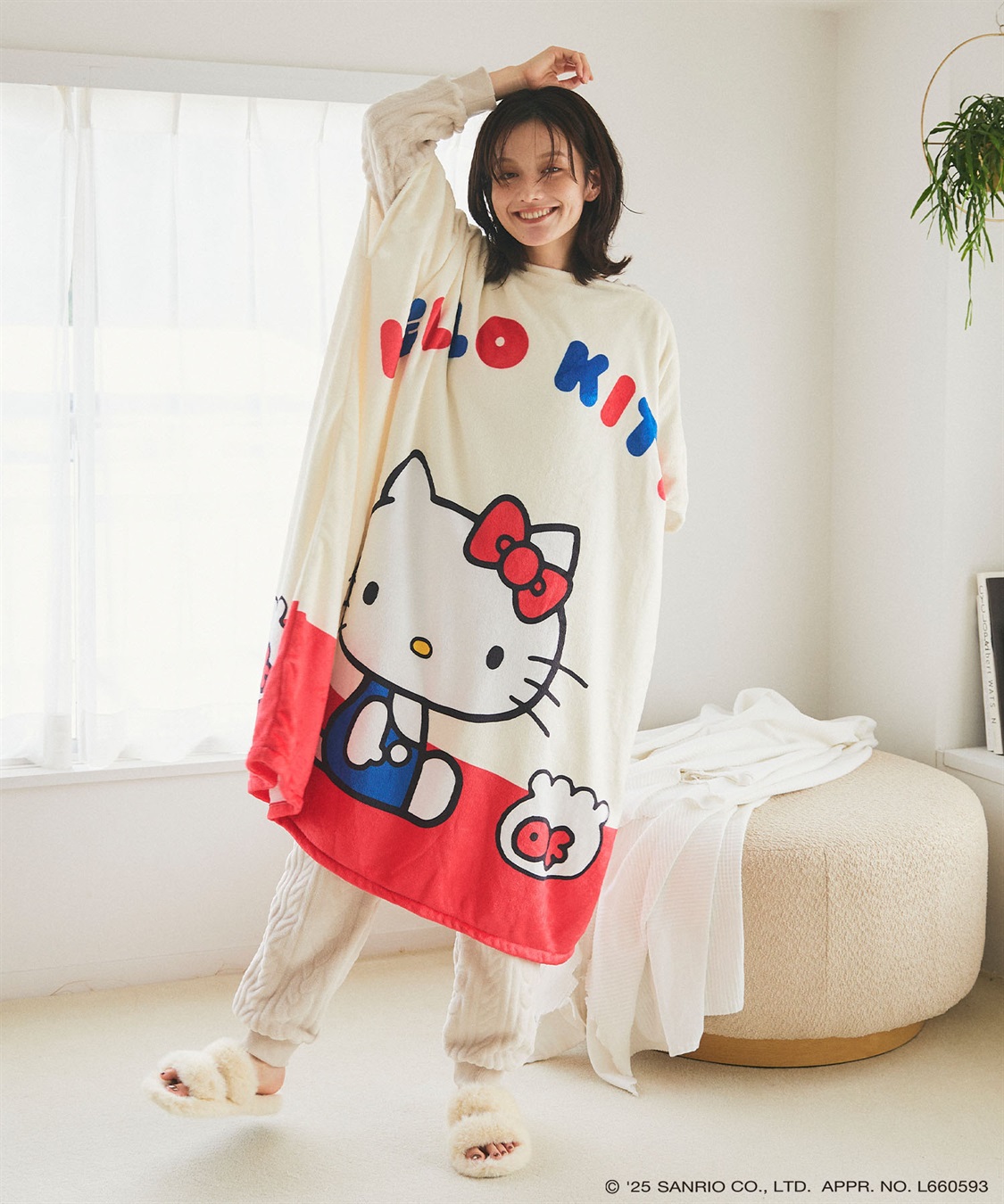 Life Style by cross marche 【sanrio characters】HELLO KITTY/ハローキティあったか着るフリース毛布ウェア《サンリオキャラクターズ》_sub_3