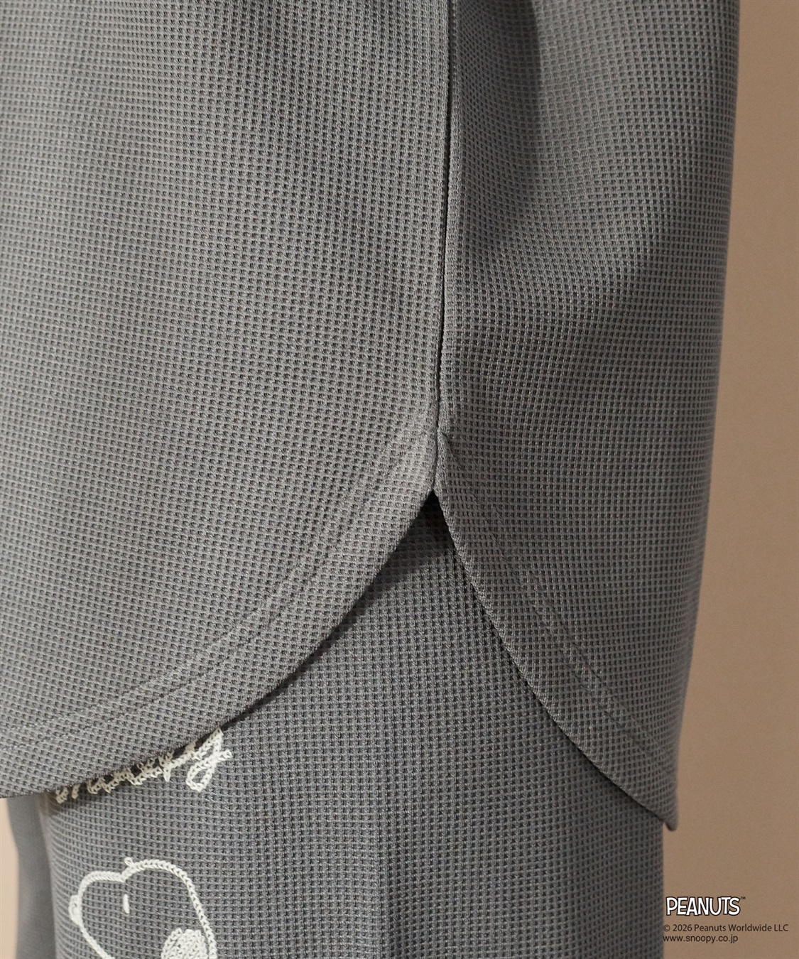 Life Style by cross marche 【PEANUTS/ピーナッツ】SNOOPY/スヌーピーワッフル刺繍ルームウェアトップス/パジャマ（上下別売り）（2026SS）_sub_25
