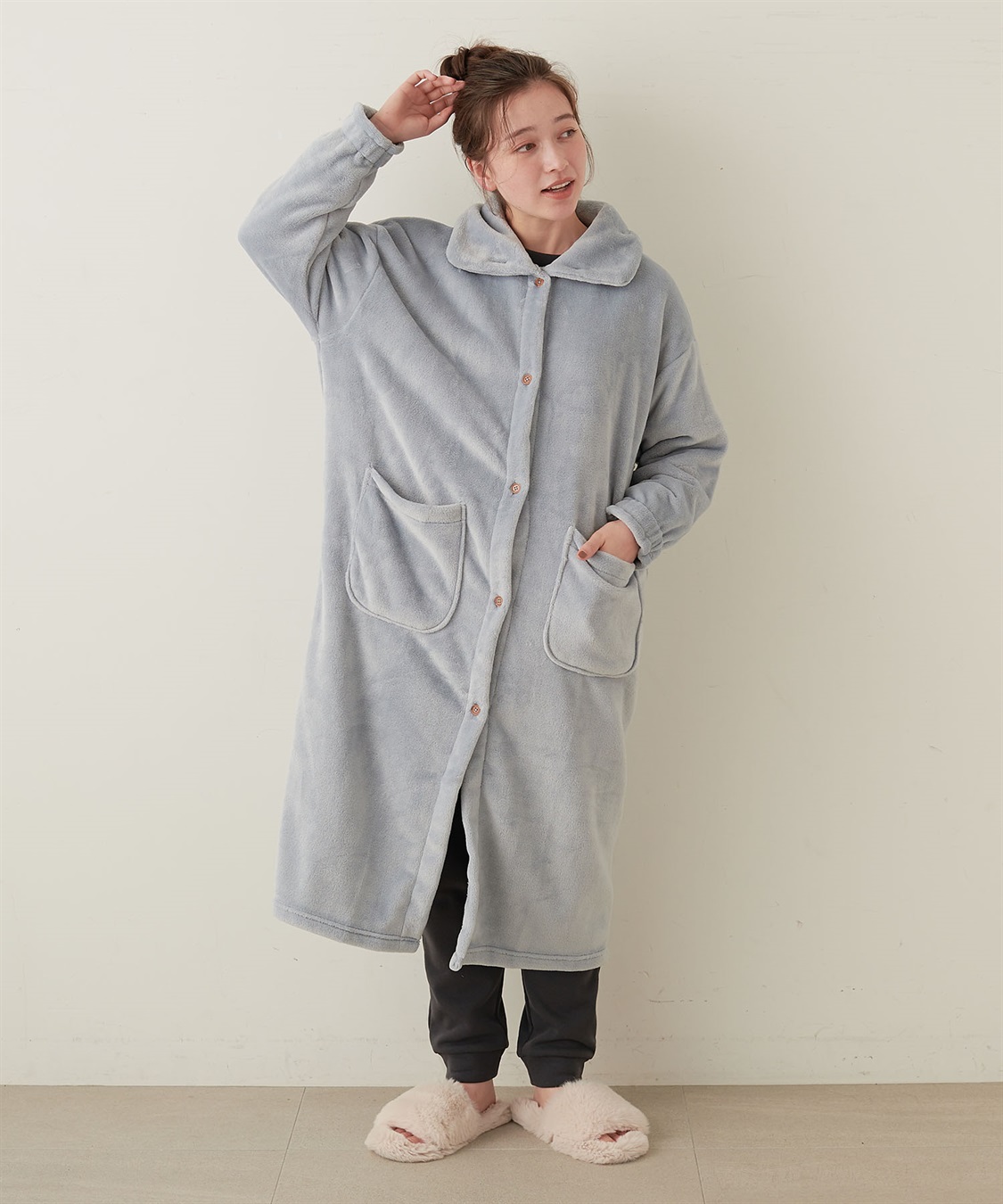 LAFUKU 【LAFUKU/ラフク】なめらかタッチもこふわラムフリース着る毛布《2way/クッションにもなる》_sub_4