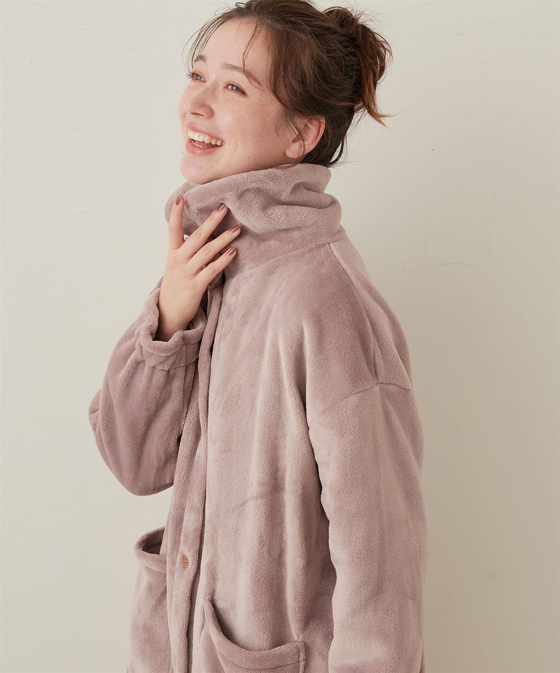 LAFUKU 【LAFUKU/ラフク】なめらかタッチもこふわラムフリース着る毛布《2way/クッションにもなる》_sub_13