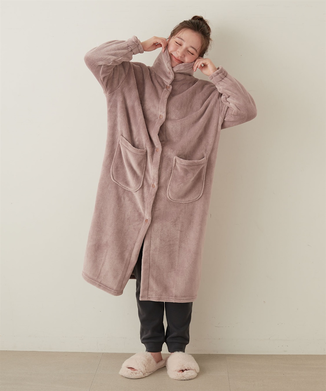 LAFUKU 【LAFUKU/ラフク】なめらかタッチもこふわラムフリース着る毛布《2way/クッションにもなる》_sub_15