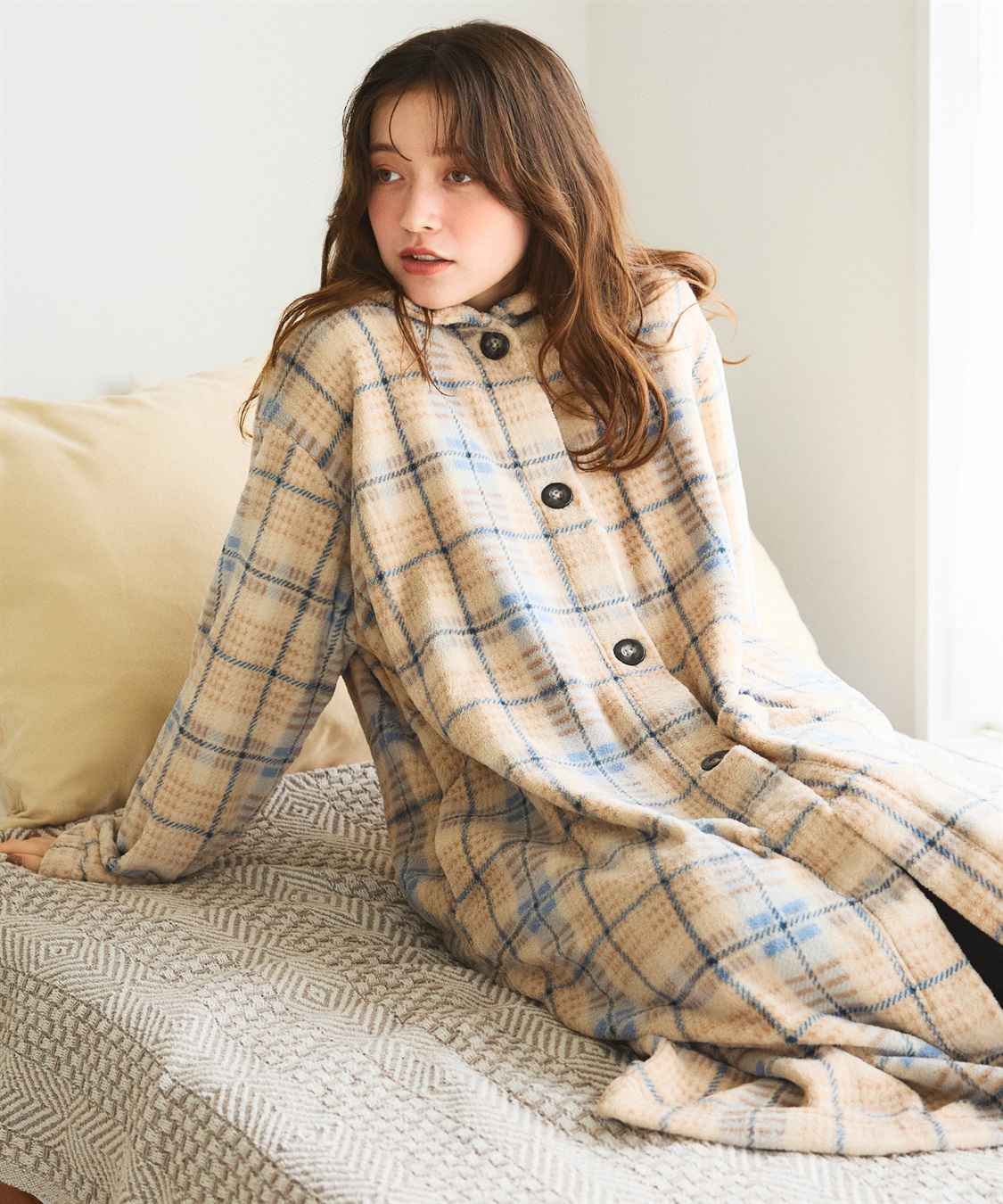 LAFUKU 【LAFUKU/ラフク】なめらかタッチもこふわラムフリース着る毛布《2way/クッションにもなる》_sub_21