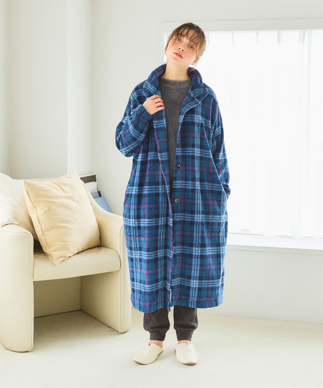 LAFUKU 【LAFUKU/ラフク】なめらかタッチもこふわラムフリース着る毛布《2way/クッションにもなる》_sub_27