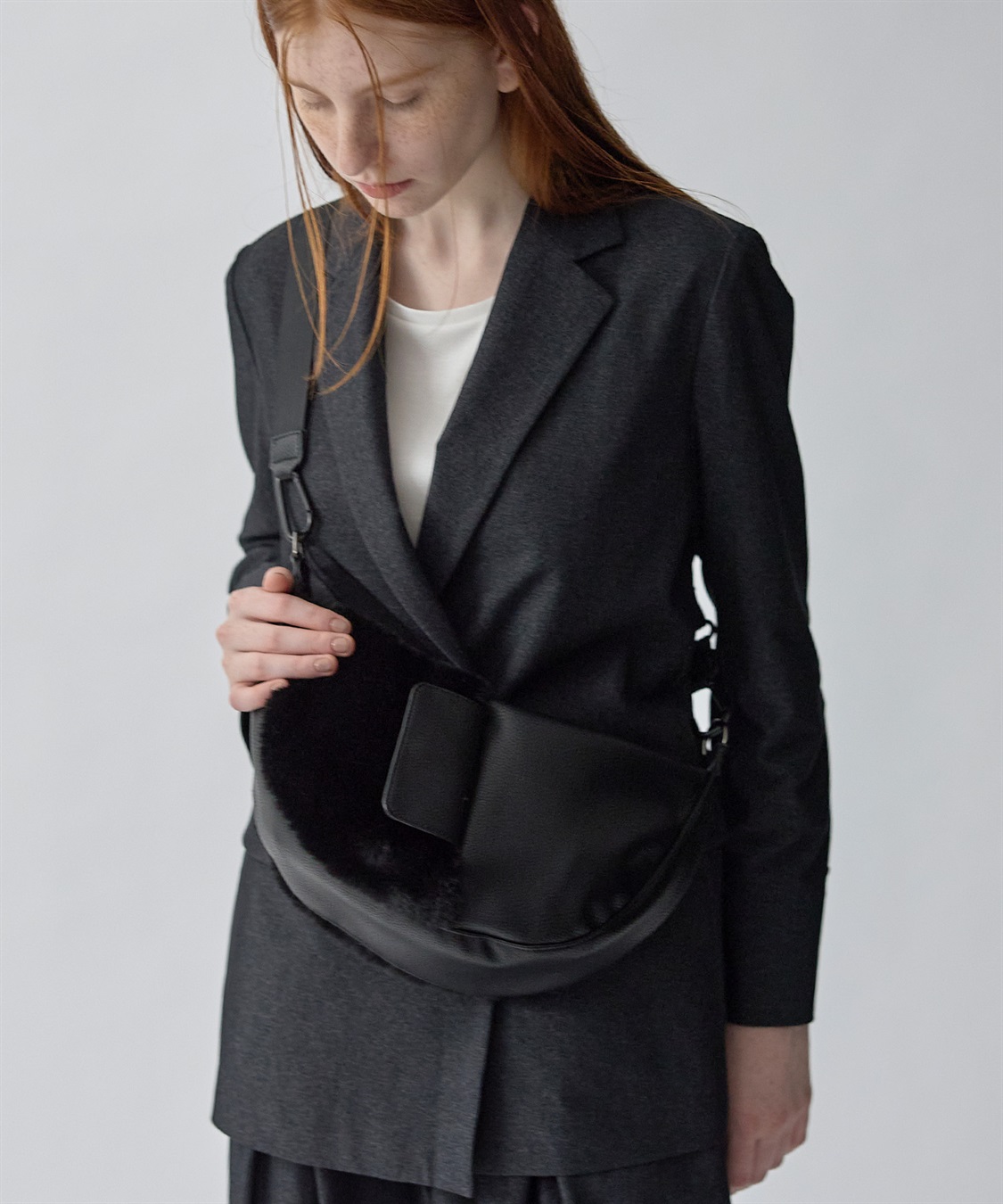 ATSURO TAYAMA ファー素材ムーン型バッグ_sub_2