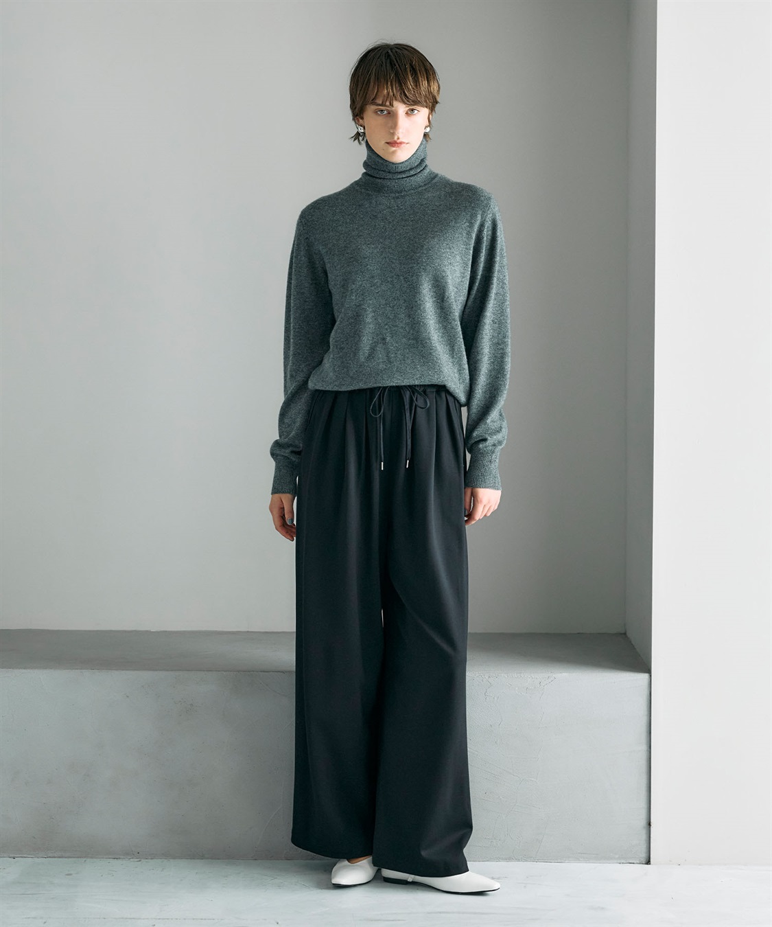 23区　今季25SS ストレッチ　ドロストイージーパンツ　黒　34 未使用 23区 今季25SS ストレッチ ドロストイージーパンツ 黒 34 未使用